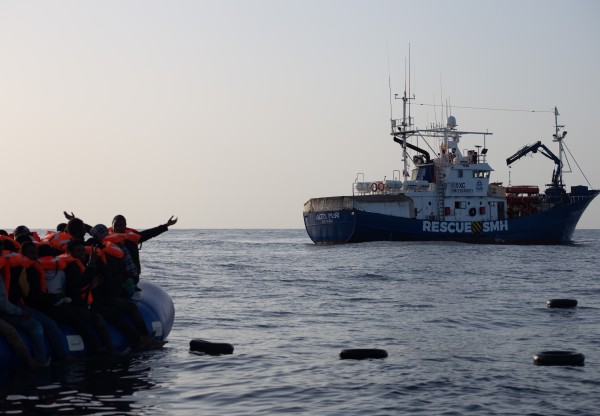 Barco de ayuda humanitaria AITA MARI campaña 2026's header image